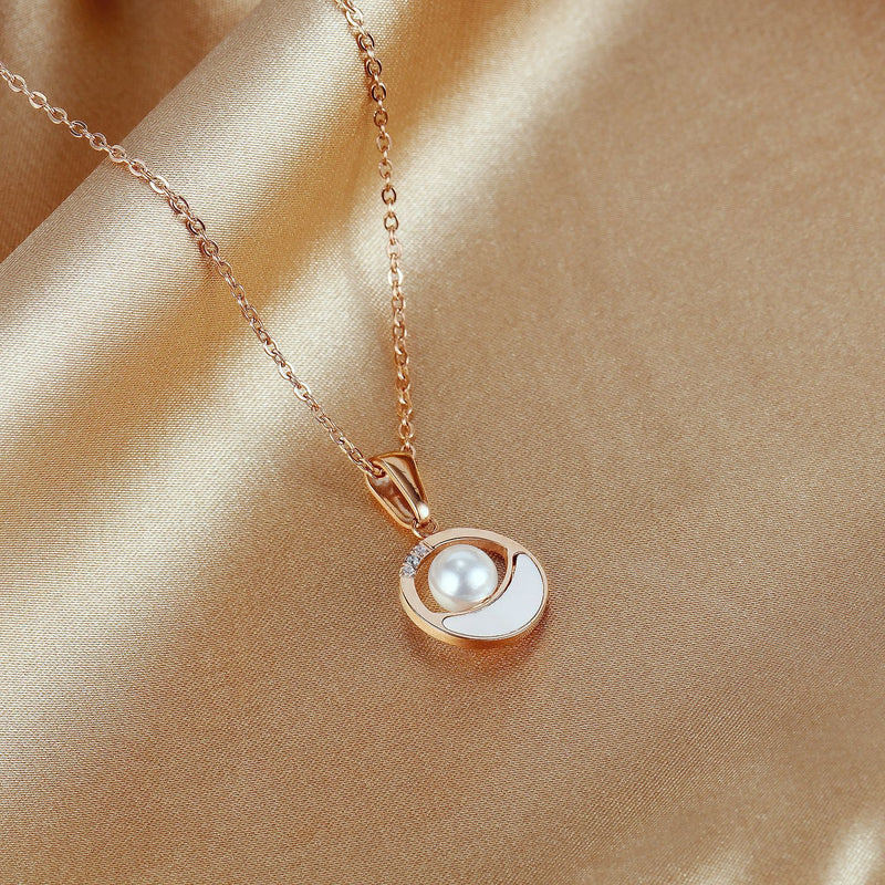 Collier personnalisé en acier titane et nacre pour femmes, avec diamants, chaîne de clavicule Simple et à la mode