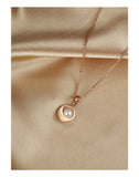 Collier personnalisé en acier titane et nacre pour femmes, avec diamants, chaîne de clavicule Simple et à la mode