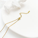 Simple et polyvalent avec le même pendentif papillon en acier inoxydable, chaîne de clavicule en acier titane pour femmes